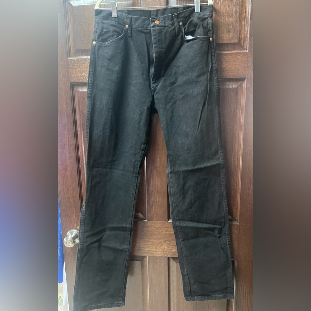 Men’s black Wrangler jeans
